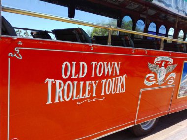SAN DIEGO, California - 12 Eylül 2018: Eski San Diego Eyaleti Tarihi Park TROLLEY Turnesi