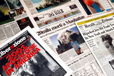 New York, ABD Eylül 2001: Uluslararası Gazeteler 11 Eylül 2001 saldırısıyla ilgili başlıklar