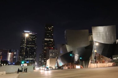 Los Angeles, Kaliforniya - 14 Mayıs 2019: Walt Disney Konser Salonu 'ndan Los Angeles' ın gece manzarası
