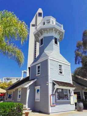SAN DIEGO, California - 12 Eylül 2018: San Diego SEAPORT VILLAGE, Waterfront Alışveriş ve Akşam Yemeği 1980 'de açıldı