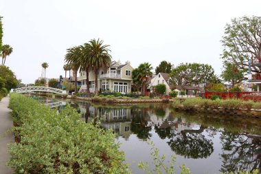 VENICE, Los Angeles, California - 14 Mayıs 2019: Venedik Kanalları, Venedik Sahili 'nin Tarihi Bölgesi, Kaliforniya