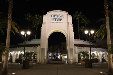 Universal City Los Angeles, California - 8 Mayıs 2019: UNIVERSAL Stüdyoları Gece Hollywood