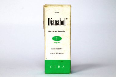 Milan, İtalya 3 Mart 2022: 1950 DINABOL CIBA, Anabolik tıp, çocuklar için düşüş. CIBA S.A. Basel, İsviçre