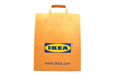 Pescara, İtalya 8 Eylül 2019 IKEA kese kağıdı. IKEA dünyanın en büyük mobilya perakendecisi ve mobilya montajına hazır satıyor..