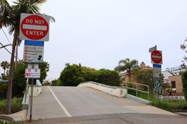 VENICE, Los Angeles, California - 14 Mayıs 2019: Venedik Kanalları, Venedik Sahili 'nin Tarihi Bölgesi, Kaliforniya