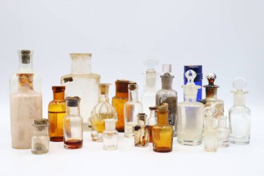 Eczane, eski antika ilaçlar.