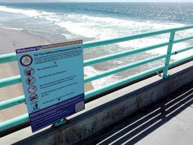 MANHATTAN BEACH, Los Angeles, California - 18 Eylül 2018: Manhattan Sahili, Kaliforniya Rıhtımı