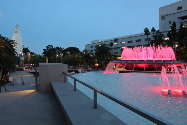 加利福尼亚州洛杉矶 2019年5月14日 位于洛杉矶文娱中心的大公园之泉俯瞰市政厅 — 图库照片