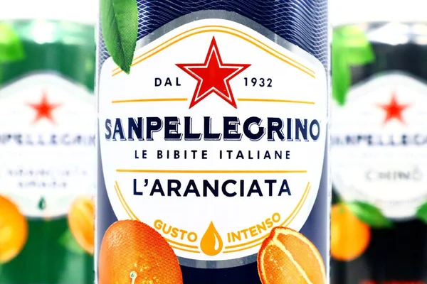 Pescara Italie Août 2019 Boite Jus Orange Pétillante Italienne Sanpellegrino — Photo
