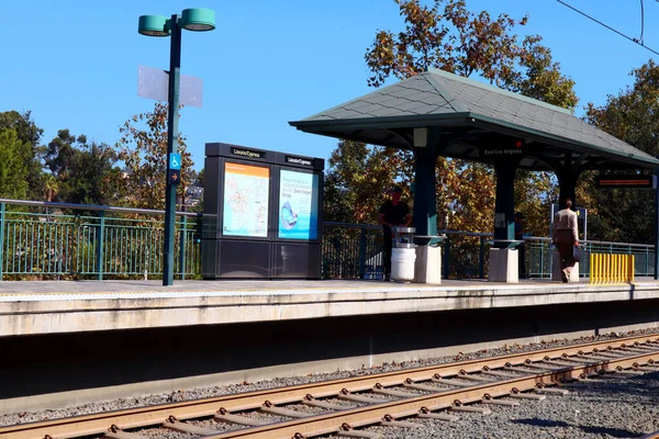 Los Angeles Kalifornia Października 2019 Lincoln Cypress Metro Rail Gold — Zdjęcie stockowe