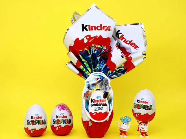 Alba Italie Mars 2021 Kinder Surprise Easter Chocolate Eggs Kinder — Photo