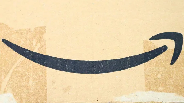 Amazon Entrega Caixa Pacote — Fotografia de Stock