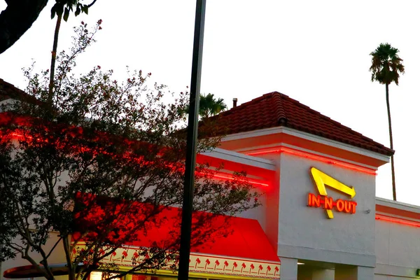 stock image Hollywood, California - October 6, 2019: IN-N-OUT BURGER in Hollywood on Sunset Blvd. American regional chain of Fast Food Restaurants with locations primarily in the Southwest and Pacific Coast