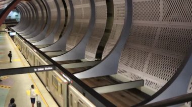 Hollywood, California - 8 Ekim 2019: Hollywood-Highland Metro İstasyonu. Los Angeles Union İstasyonu treni