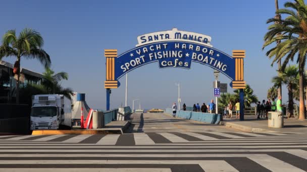 Santa Monica California October 2019 Santa Monica Pier Entrance View — Stock Video