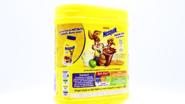 Polvo Chocolate Nesquik Nesquik Una Marca Productos Fabricados Por Nestle — Vídeo de stock