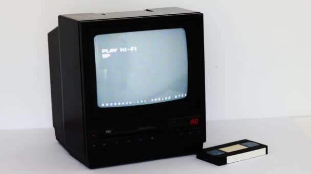 Retro Alter Röhrenfernseher 1985 Mit Videorekorder Einem Gerät — Stockvideo