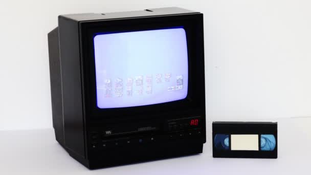 レトロ旧1985年CrtテレビとVcrが一つのユニットに結合 — ストック動画