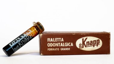 Diş ağrısı tedavisi için 1960 'ların antika Dr. KNAPP ilacı. LA FAR Milan (İtalya)