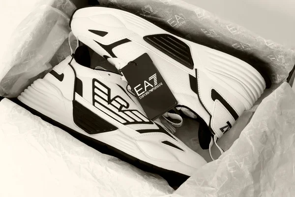 Ea7 Emporio Armani Sneakers Ea7 Ist Eine Italienische Luxusmodehausmarke Der — Stockfoto