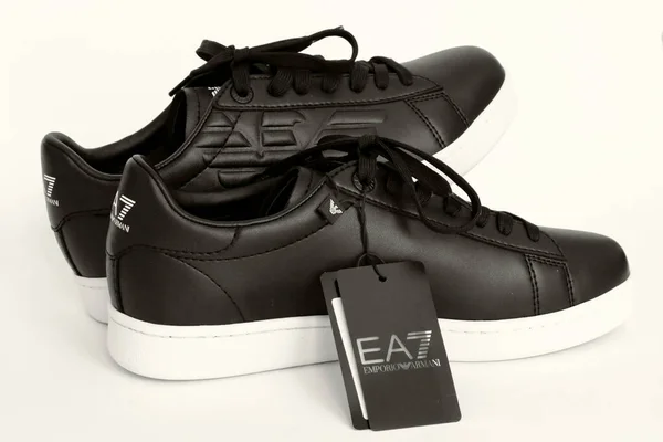 Ea7 Emporio Armani Sneakers Ea7 Ett Italienskt Lyxigt Modehus Som — Stockfoto