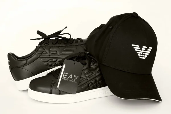 Ea7 Emporio Armani Sneakers Und Cap Ea7 Ist Eine Italienische — Stockfoto