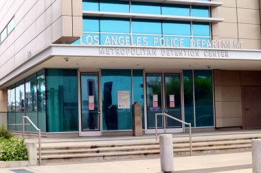 Los Angeles, Kaliforniya, ABD - 22 Mayıs 2023: Los Angeles Polis Departmanı Metropolitan Gözaltı Merkezi