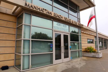 Manhattan Plajı, Kaliforniya, ABD - 23 Mayıs 2023: Manhattan Plaj Polisi ve İtfaiye Merkezi