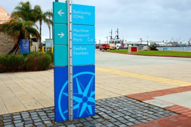 Los Angeles, Kaliforniya, ABD - 25 Mayıs 2023: Los Angeles Limanı, San Pedro 'da turist tabelaları