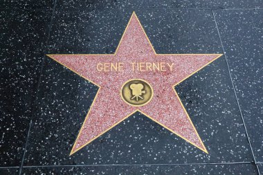 ABD, CALIFORNIA, HOLYWOOD - 20 Mayıs 2019: Hollywood, Kaliforniya 'daki Hollywood Şöhret Yolu' nda Gene Tierney yıldızı 