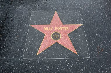 ABD, CALIFORNIA, HOLYWOOD - 18 Nisan 2019: Hollywood, Kaliforniya 'daki Hollywood Şöhret Yolu' nda Billy Porter yıldızı 