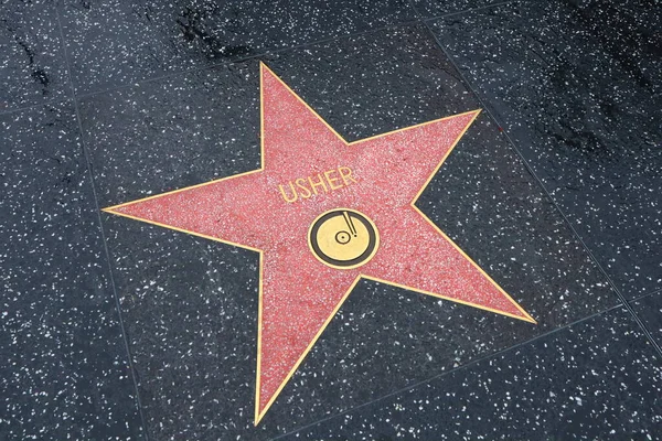 加利福尼亚州 霍利伍德 2019年4月18日 加利福尼亚州 好莱坞名人步行街上的Usher明星 — 图库照片