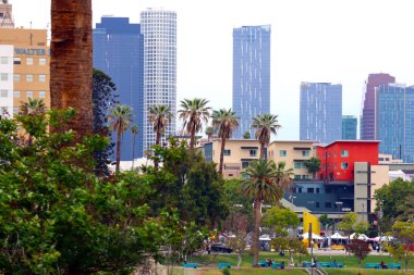 ABD, Los Angeles - 16 Mayıs 2019: Los Angeles 'ın Westlake mahallesindeki MacArthur Park manzarası
