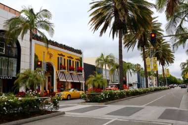 Redondo Plajı, Kaliforniya, ABD - 26 Mayıs 2023: Alışveriş caddesi 