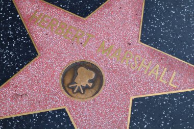 ABD, CALIFORNIA, HOLYWOOD - 29 Mayıs 2023: Hollywood, Kaliforniya 'daki Hollywood Şöhret Yolu' nda Herbert Marshall yıldızı