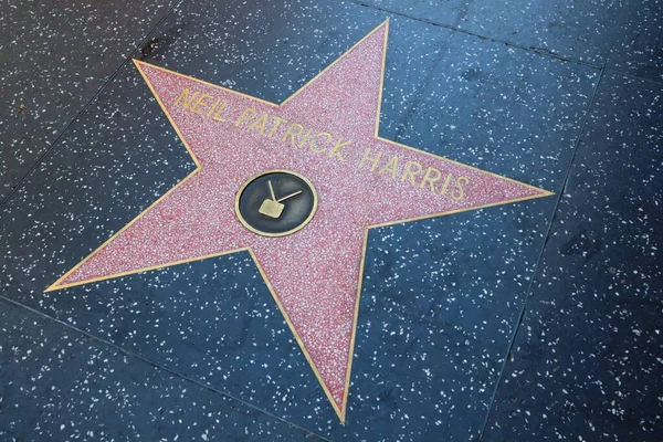 カリフォルニア州 ハリウッド ハリウッド ウォークでニール パトリック ハリスがハリウッド ウォーク フェイムで主演 — ストック写真