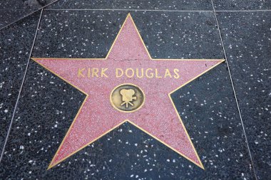 Hollywood (Los Angeles), Kaliforniya 29 Mayıs 2023: Hollywood Bulvarı 'nda Kirk Douglas' ın Yıldızı