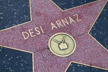 Hollywood (Los Angeles), Kaliforniya 29 Mayıs 2023: Hollywood Bulvarı 'ndaki Desi Arnaz Yıldızı