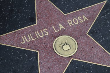 Hollywood (Los Angeles), Kaliforniya 29 Mayıs 2023: Hollywood Bulvarı 'ndaki Julius La Rosa' nın Yıldızı