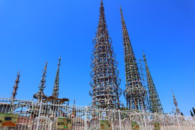 Los Angeles, Kaliforniya 3 Haziran 2023: WATTS TowERS 'in ayrıntıları Simon Rodia tarafından, mimari yapılar, Simon Rodia State Historic Park' ta 1727 Doğu 107. Cadde, Los Angeles