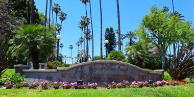 BEVERLY HILLS, California 2 Temmuz 2023: Will Rogers Memorial Park, Beverly Hills 'de Sunset Bulvarı, Cannon Drive ve Beverly Drive' da bulunan bir halk parkı.