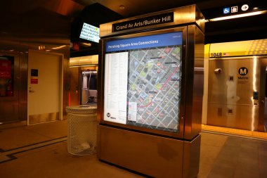 Grand Av Sanatları-Bunker Hill Metro Demiryolu A Hattı ve E Hattı 16 Haziran 2023 'te açıldı.