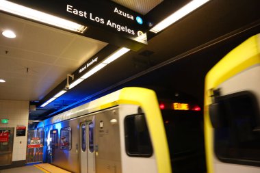 Los Angeles, Kaliforniya 16 Haziran 2023: Tarihi Broadway Metro Demiryolu A Hattı ve E Hattı 16 Haziran 2023 'te açıldı.