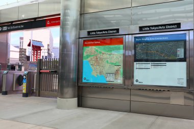 Los Angeles, Kaliforniya 16 Haziran 2023: Küçük Tokio-Arts Bölgesi Metro Demiryolu A Hattı ve E Hattı 16 Haziran 2023 'te açıldı.
