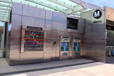 Los Angeles, Kaliforniya 16 Haziran 2023: Küçük Tokio-Arts Bölgesi Metro Demiryolu A Hattı ve E Hattı 16 Haziran 2023 'te açıldı.