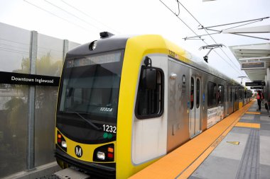 Los Angeles, Kaliforniya 10 Haziran 2023: Metro Demiryolu Treni, Los Angeles Eyaleti Toplu Taşımacılığı