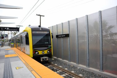 Los Angeles, Kaliforniya 10 Haziran 2023: Metro Demiryolu Treni, Los Angeles Eyaleti Toplu Taşımacılığı