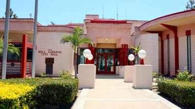 BELL GARDENS (Los Angeles County), Kaliforniya 27 Haziran 2023: 7100 Garfield Bulvarı, Bell Gardens