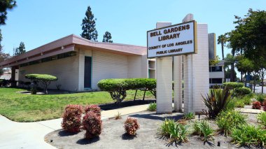 BELL GARDENS (Los Angeles County), Kaliforniya 27 Haziran 2023: 7110 Garfield Bulvarı 'ndaki BELL GARDENS Halk Kütüphanesi, Bell Gardens