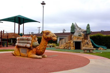 Los Angeles, Kaliforniya 5 Haziran 2023: 1037 N Banning Bulvarı Los Angeles 'ta çocuk parkı olan Drum Kışlası Parkı